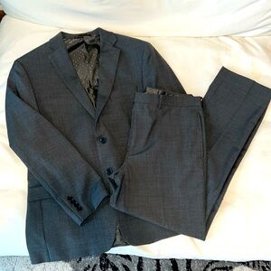 Michael Strahan grey 2pc Suit 40R / 34 W x 32 L